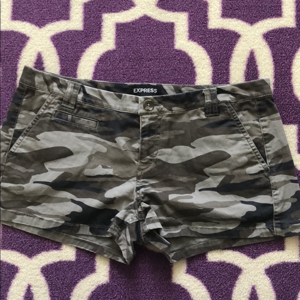 Express Low Rise Camo Chino Shorts